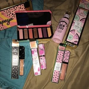 SOLD Awesome Too faced bundle